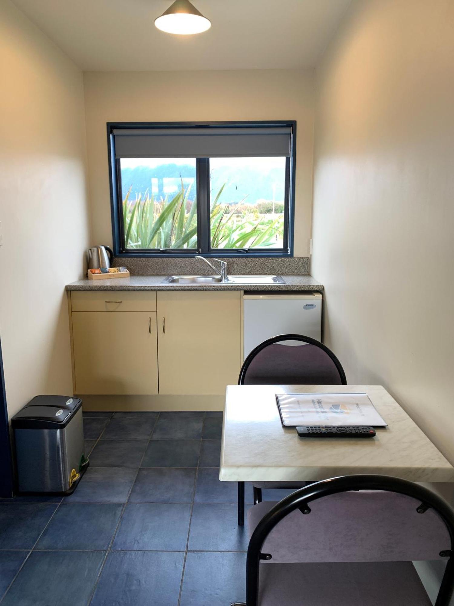 Haast River Motels & Holiday Park Екстер'єр фото
