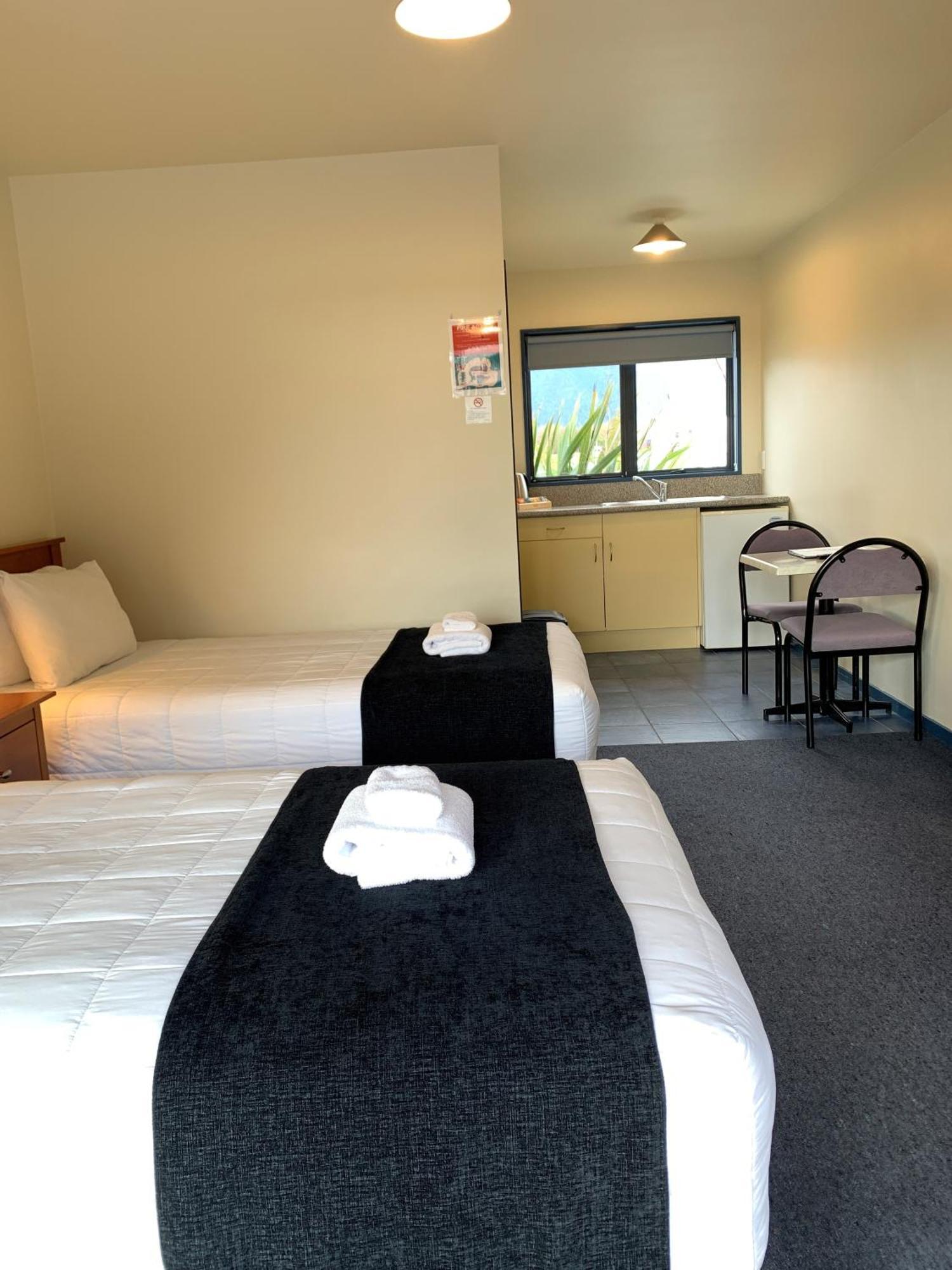 Haast River Motels & Holiday Park Екстер'єр фото