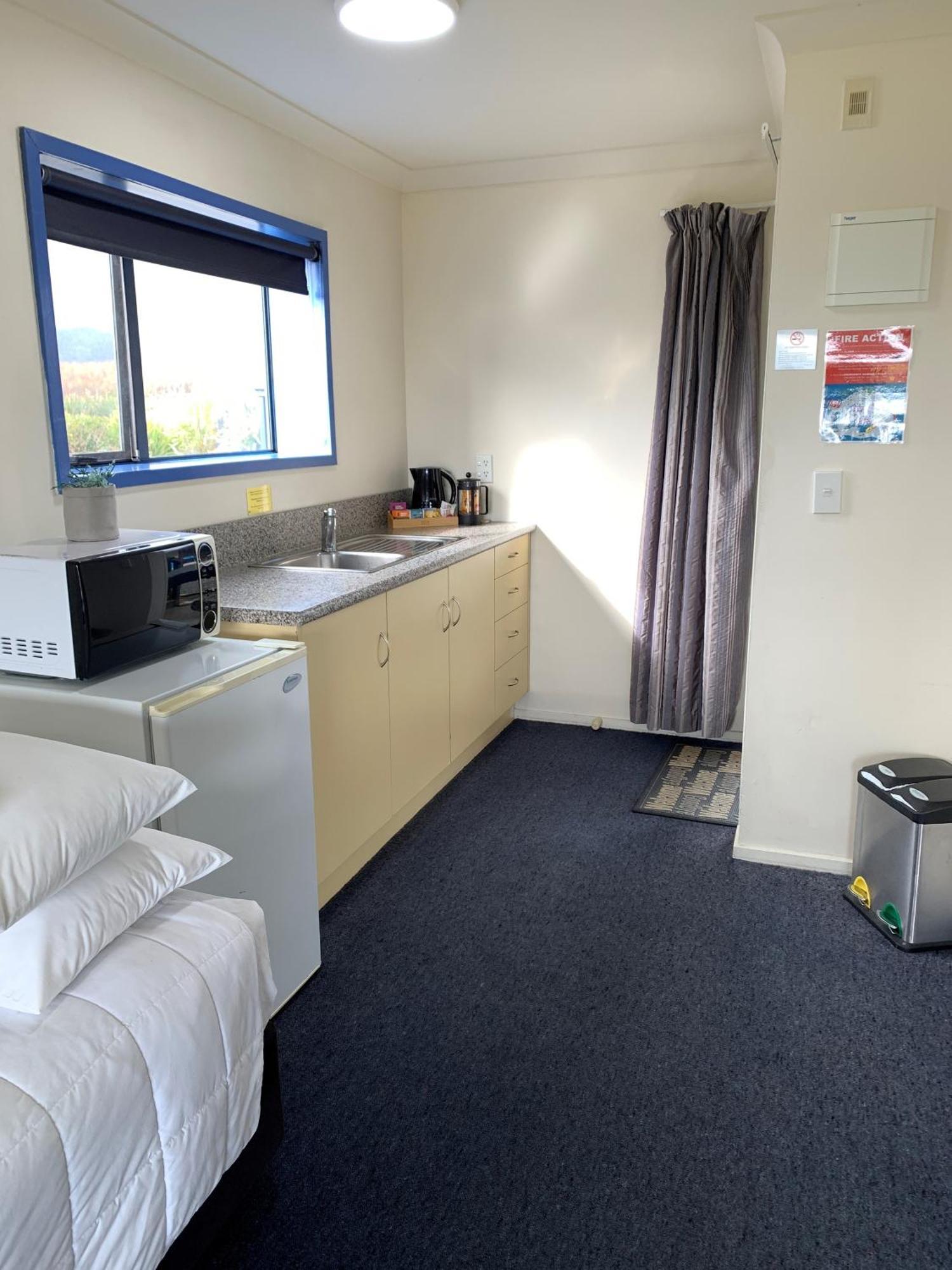Haast River Motels & Holiday Park Екстер'єр фото